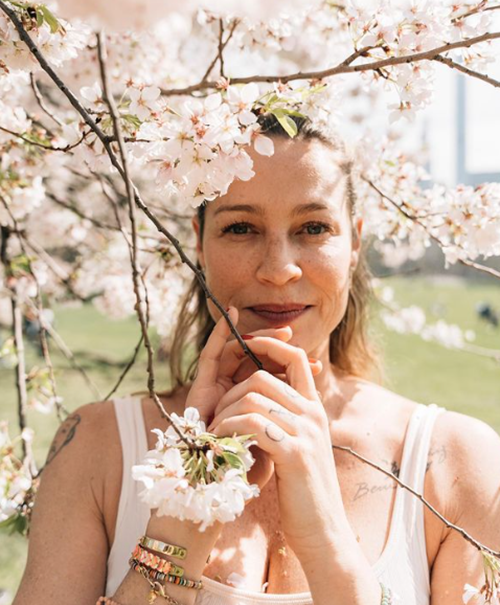 E completou: As chatices da rotina minam qualquer relação. Se a gente tem a pessoa segura ali, o tempo todo, a atração acaba. A Ferrari na garagem vira Fusca.