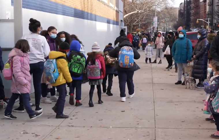 Educadores aproveitamas homenagens para ensinar às crianças a importância de figuras emblemáticas na história dos Estados Unidos. 