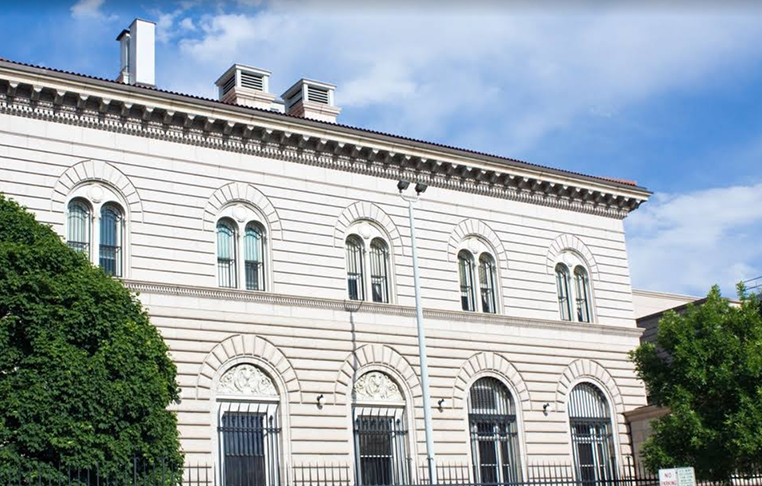 As moedas são cunhadas nas cidades de Filadélfia, na Pensilvânia, e Denver (foto), no Colorado. 