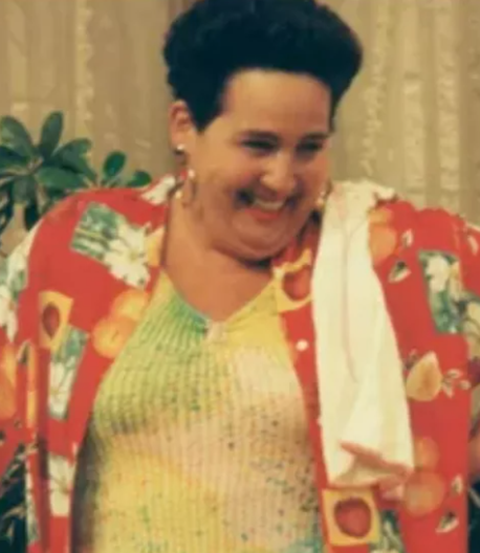 Claudia também fez sucesso com a Edileusa, do humorístico de TV em forma de teatro Sai de Baixo. 