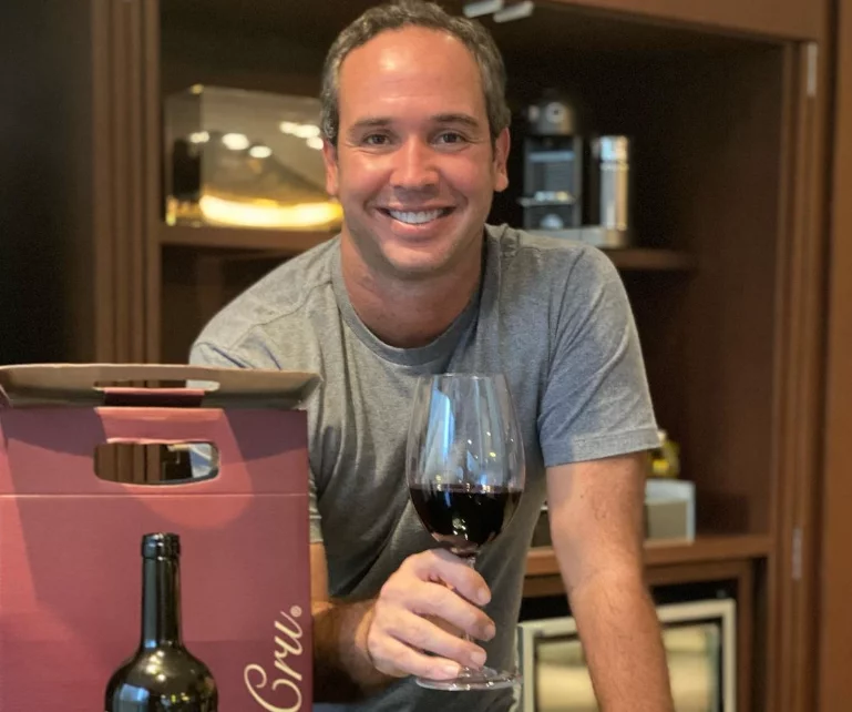 Caio Ribeiro - Comentarista e ex-jogador de futebol - Filho de um médico dono de laboratório em São Paulo, chegou a ser apelidado de Riquinho pelos colegas quando começou a jogar.  