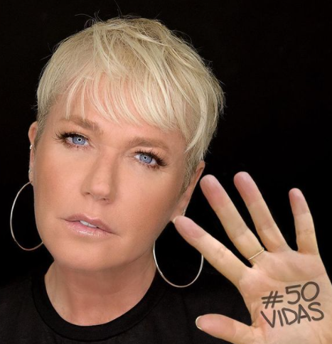 Xuxa Meneghel - Faz parte dos artistas que usam o apelido como nome artístico. A apresentadora e modelo carioca, nascida em 27/3/1963, se chama Maria da Graça Meneghel. Xuxa é o apelido dado pelo seu irmão Blad. 