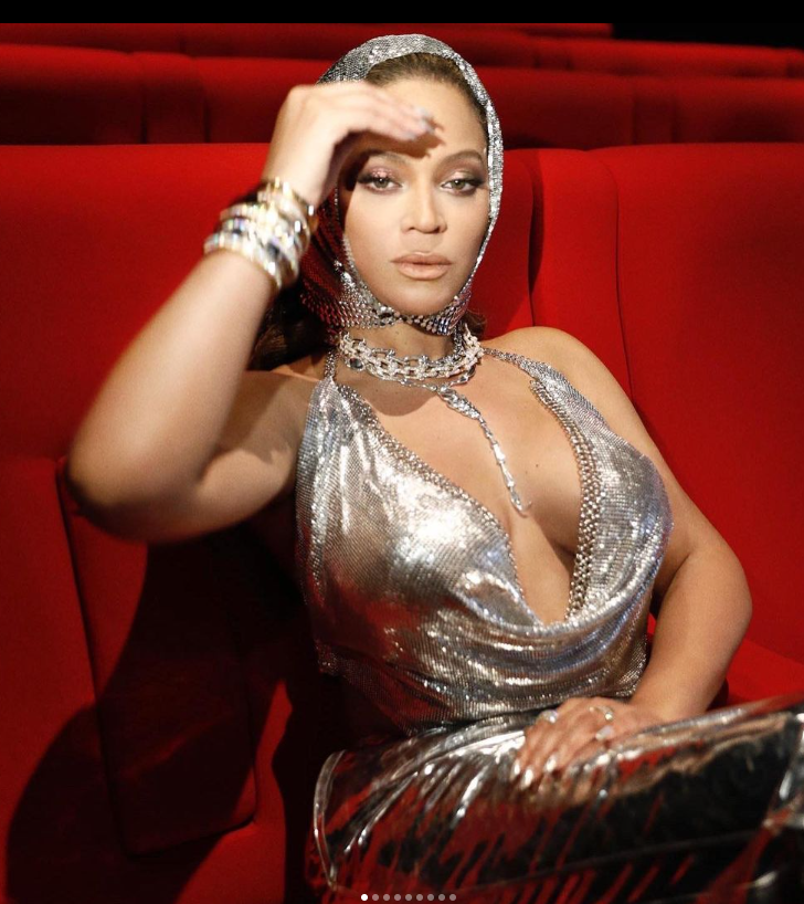 O sucesso foi tão grande que virou filme - Renaissance: A Film By Beyoncé -, lançado em dezembro de 2023. 