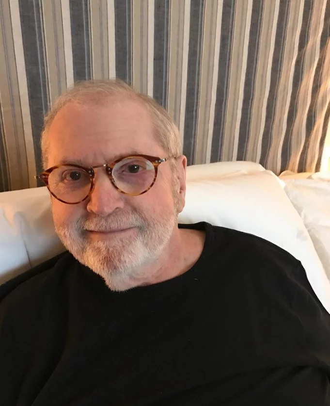 10 de Setembro é Dia do Gordo e também Dia da Luta contra a Gordofobia. E um dos gordos que sempre trataram a obesidade com bom humor, e sem vergonha de si mesmo, foi o genial Jô Soares. Ele mandava 'um beijo do gordo' ao fim de cada programa. Jô morreu em 5/8/2022, aos 84 anos, deixando saudade na TV e no teatro.