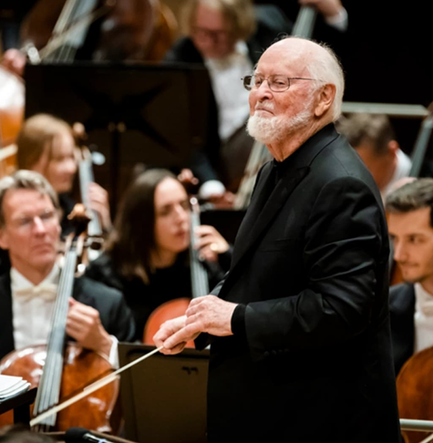 John Williams tem uma formação musical tão profunda que, além das músicas que se tornaram populares no cinema, ele tem composições eruditas. É autor de concertos para fagote e orquestra, para violoncelo, trompete, violino, flauta e trompa. Sabe tudo! 