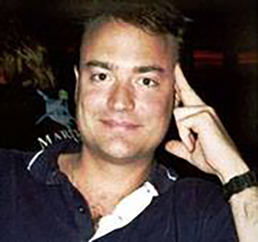 Thomas Burnett - Vice-presidente de uma empresa de materiais médicos, tinha 37 anos. Nascido em 29/5/63 em Minnesota, era casado e tinha 3 filhas. 