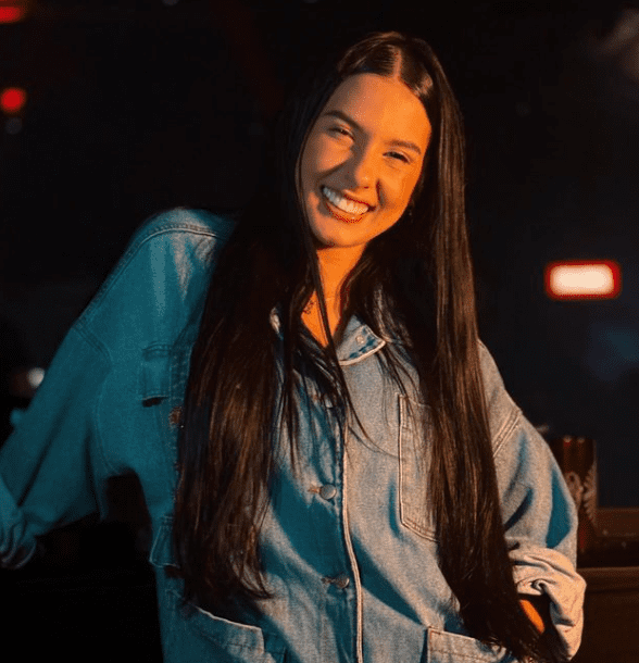 Castela disse que já fez grandes shows, para multidões, mas o Rock in Rio é especial: “Uma baita responsabilidade, né? Eu, com 20 anos e só três de carreira, estou no Rock in Rio, logo no primeiro ano de sertanejo e ainda participando com esse tanto de gente boa? É de emocionar, né?”, destaca.