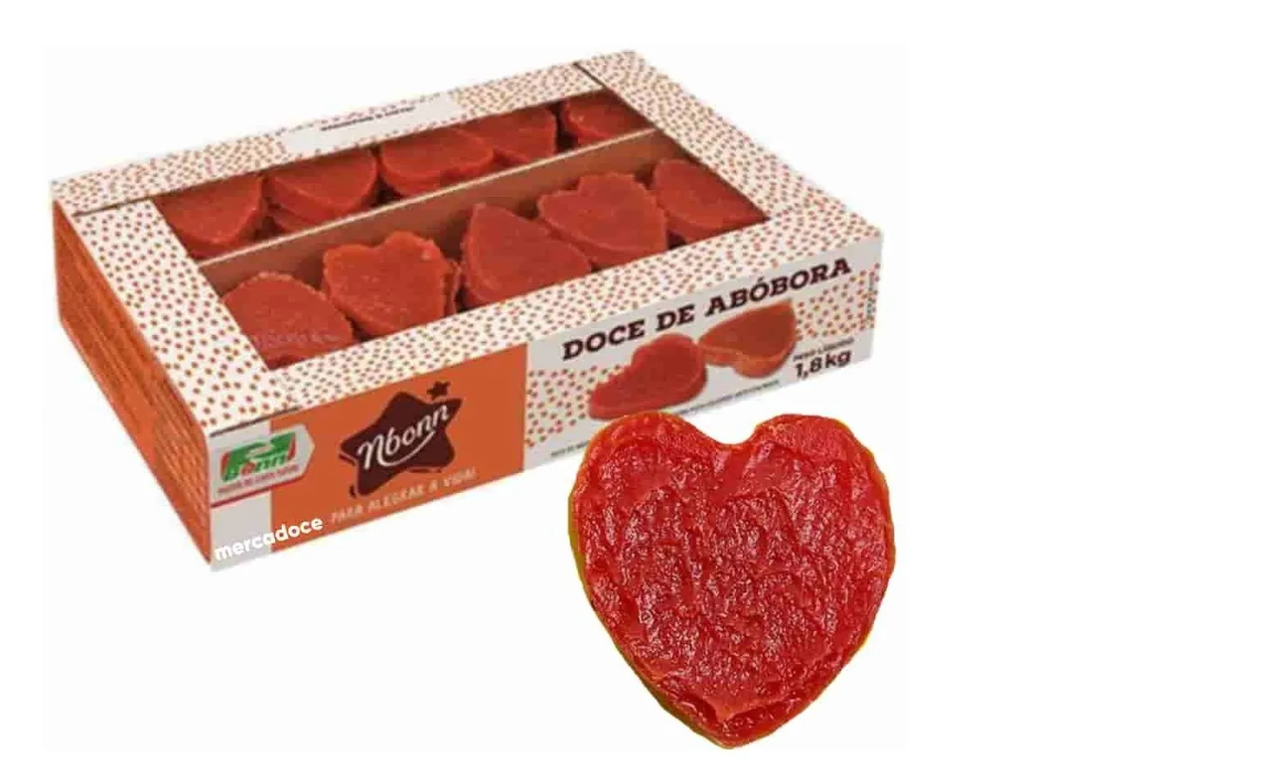 Doce de abóbora - Esse doce muito popular em forma de coração também tem uma versão que substitui a abóbora por batata doce. Ambos estão entre os preferidos da garotada.  E também são vendidos no formato retangular.