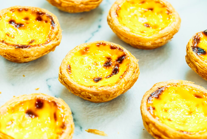 12º) Apúlia, Itália: A proximidade com o mar Adriático e o clima quente da região influenciam significativamente os pratos locais dessa região que fica no sudeste da Itália. O pasticciotto, uma torta recheada com creme de baunilha, é um doce bem famoso por lá.