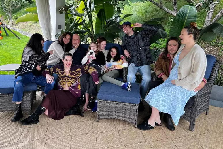 Com Emma Heming, sua esposa desde 2009, o ator teve mais duas meninas: Evelyn, nascida em 5/5/2014 , e Mabel, nascida em 1/4/2012. 