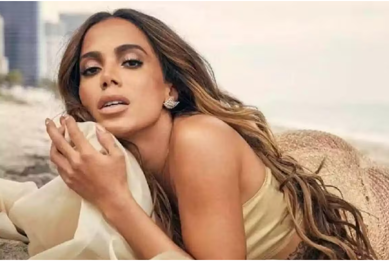 Anitta também revelou que usa o creme nas partes íntimas, apesar de não ser indicado para isso.