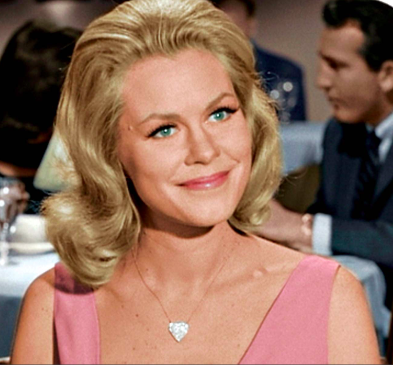 Elisabeth Montgomery, em “A Feiticeira” (1964-1972) -  A série teve oito temporadas e a bruxa Samantha foi um sucesso dos anos 60, com o charme de equilibrar as feitiçarias com a tentativa de uma vida normal ao lado do marido que não era feiticeiro. E sempre vigiada pela mãe. 