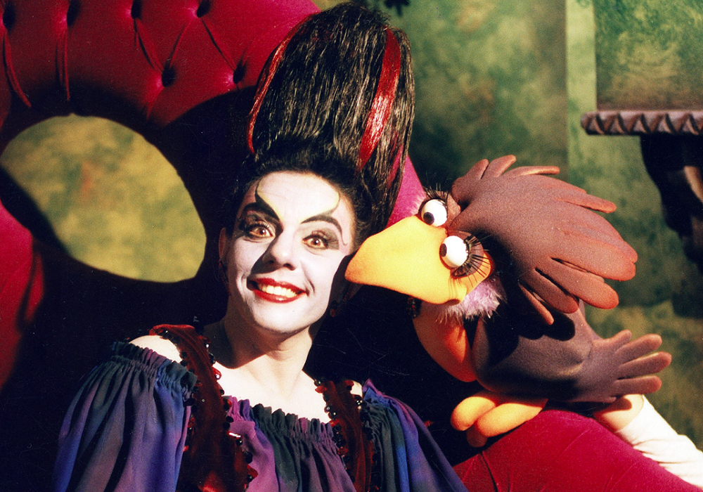 Rosi Campos, em Castelo Ra-Ti-Bum - O Brasil também tem bruxas. Uma delas foi Morgana, do programa de sucesso da TV Cultura nos anos 90. Rosi Campos deu vida à feiticeira de 6 mil anos de idade na série.