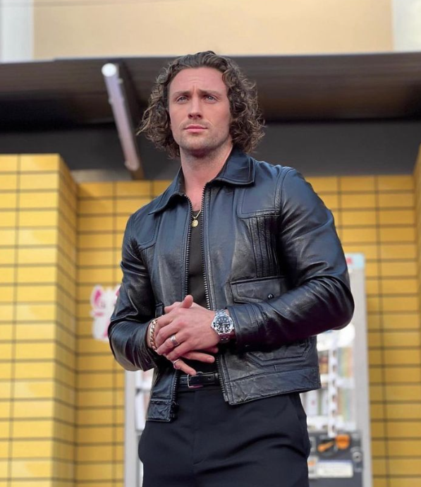 O filme, estrelado por Aaron Taylor-Johnson,  conta a história de um vampiro transilvano que persegue uma jovem alemã no século XIX. O filme original, dirigido por Murnau, se chamaria Drácula, mas o cineasta não teve autorização dos herdeiros de Stoker e decidiu chamar de Nosferatu. 