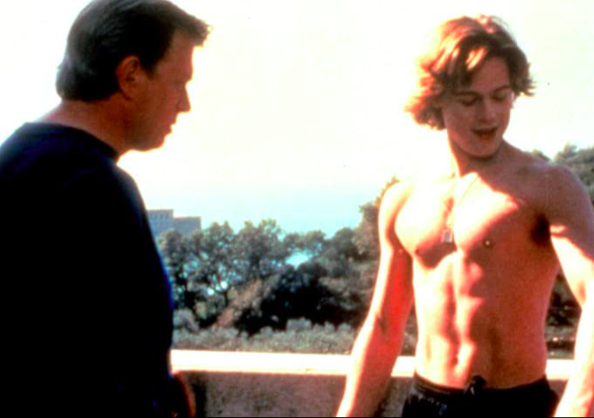 Brad Pitt: Um dos maiores galãs do cinema, Brad Pitt atuou na série de TV “Outro Mundo”, em 1987, e estreou no cinema em 1988, com “O Príncipe das Sombras”.