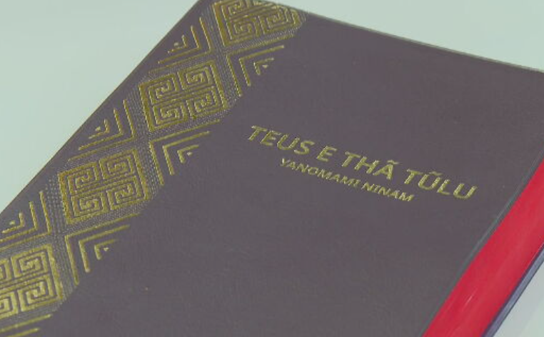 Versões na língua indígena e em outros dialetos també fazem parte da produção do centro de Barueri. Uma forma de estender os textos sagrados a um maior número de culturas. Para o reverendo Erní Seibert, dar uma Biblía a alguém é um ato de amor e solidariedade. 	