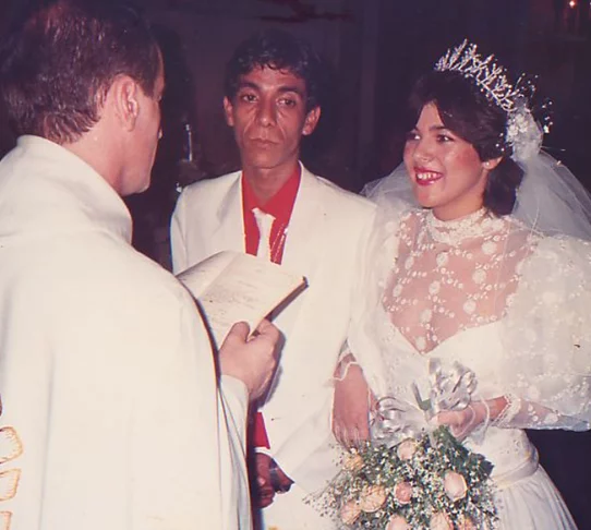 Zeca Pagodinho e Mônica Silva - São casados desde 1986 e tiveram quatro filhos: Louis, Eduardo, Elisa e Maria Eduarda.