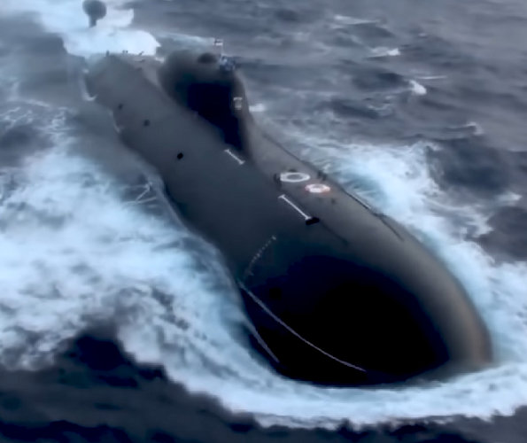 O veículo realizava testes no mar do Japão. Acredita-se que um membro da tripulação tenha causado o acidente depois de ter mexido em um um sistema supressor de incêndio que ele pensava não estar funcionando.