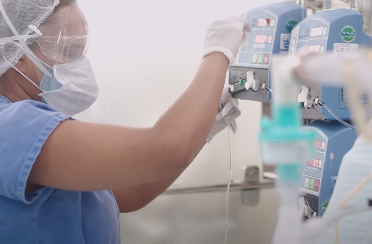 No dia 03/03/2023, Thaís se submeteu a traqueostomia e ventilação mecânica.  Ela foi entubada e, em seguida, transferida da UTI para um quarto. Os médicos avaliaram que houve comprometimento irreversível de funções cerebrais causado pela falta de oxigenação.