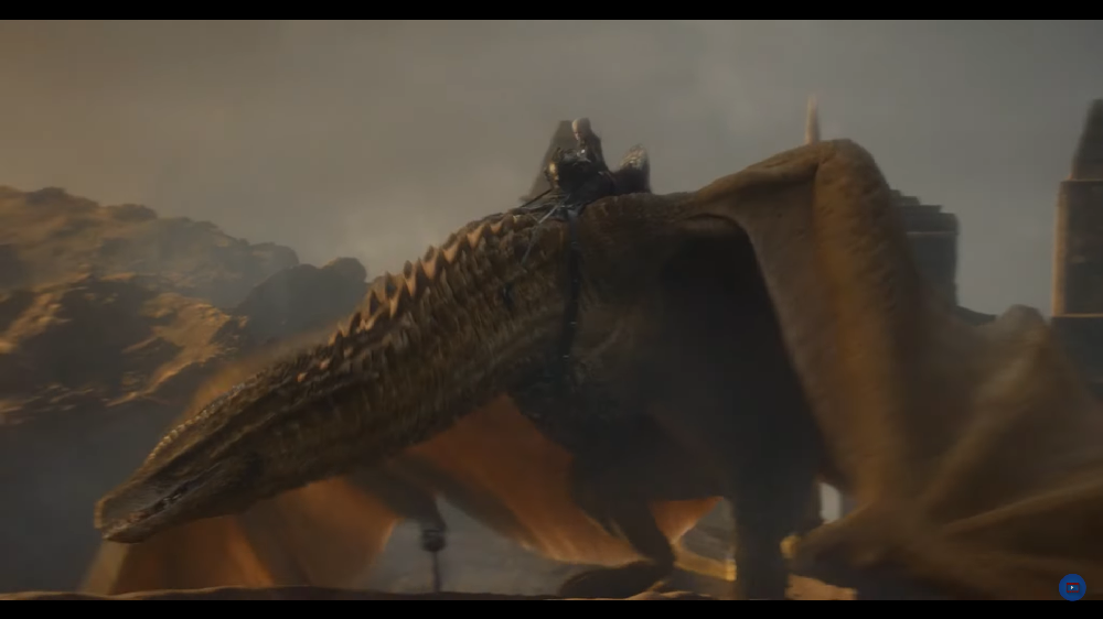  Syrax - Outro dragão marcante nessa primeira temporada é Syrax, que pertence à grande protagonista da série, a Rhaenyra (Emma D’Arcy). Apesar de não ser tão grande quanto Caraxes, ainda assim é um dragão de respeito.