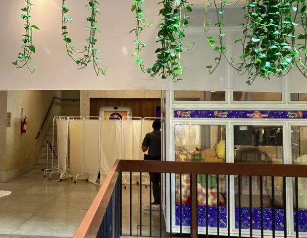 Em outro caso, ocorrido em 18/07/23, um prestador de serviços morreu depois de ser esmagado por um elevador no shopping de Valinhos (SP), no interior de São Paulo.