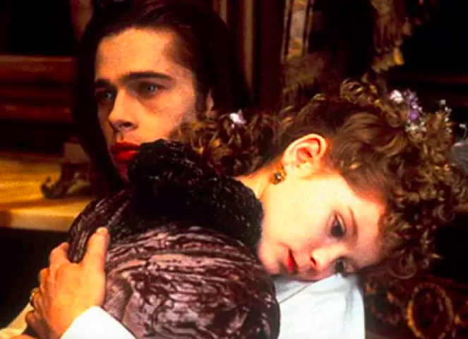 Naquela ocasião, Dunst divulgava o filme Entrevista com o Vampiro (1994), no qual contracenou com Brad Pitt e teve que beijá-lo como parte das filmagens.