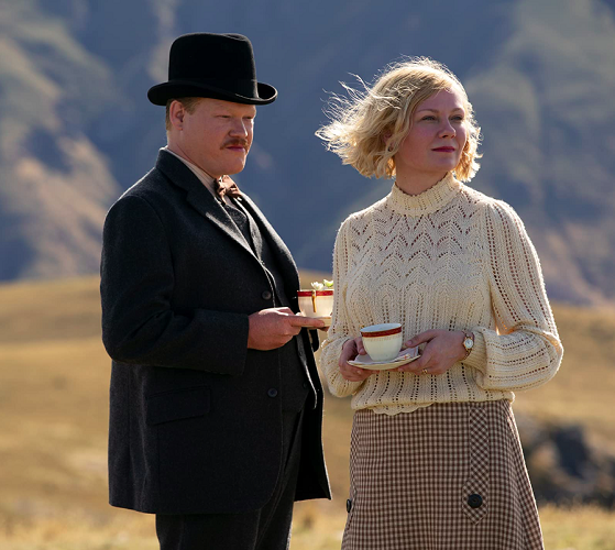 Dunst também apareceu em vários outros filmes de sucesso, incluindo As Virgens Suicidas (1999), Maria Antonieta (2006) e Ataque dos Cães (2021). A atriz já recebeu vários prêmios por seus trabalhos, incluindo indicação ao Oscar de Melhor Atriz Coadjuvante por Melancolia (2011).