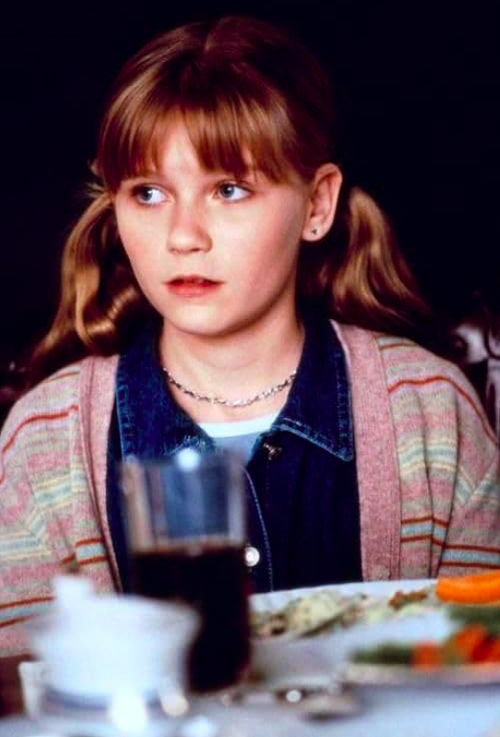 Ela começou sua carreira como atriz infantil aparecendo em vários filmes, incluindo Entrevista com o Vampiro (1994), Jumanji (1995) e Teenagers: As Apimentadas (2000).