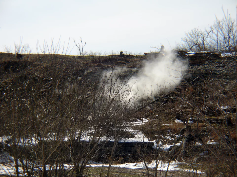 A cidade teve que ser abandonada porque uma empresa ateou fogo para queimar lixo num aterro e não sabia que, embaixo, havia uma antiga mina de carvão. O fogo no subsolo se espalhou e as altas temperaturas obrigaram todos os moradores a fugir. Até hoje, sai fumaça pelo chão. 