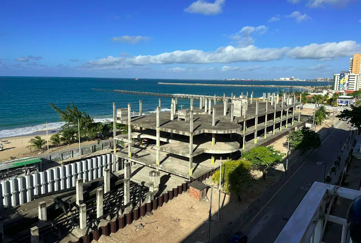 No Nordeste, a construção do Acquario do Ceará, iniciada em 2012, permanece paralisada desde 2015. Um grande espaço sem a destinação correta. 