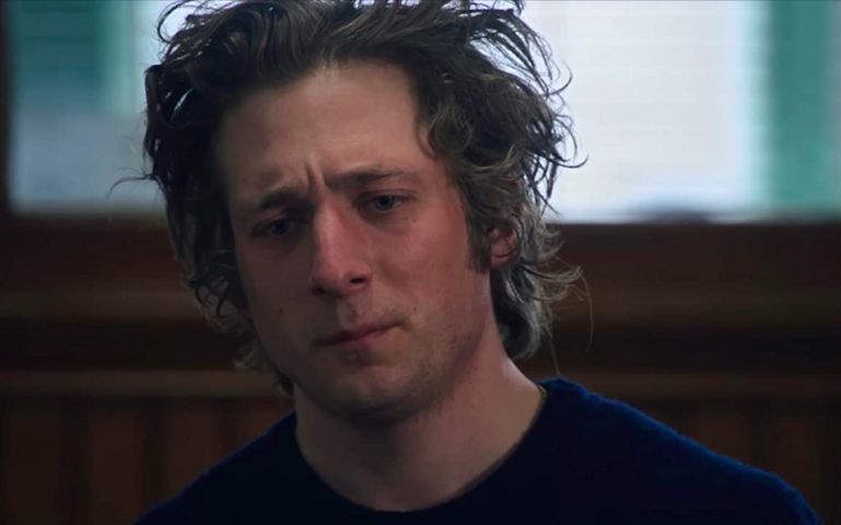 O ator norte-americano de 33 anos tem feito um baita sucesso na série The Bear (2022-), na qual interpreta o chef de cozinha Carmen Carmy Berzatto.