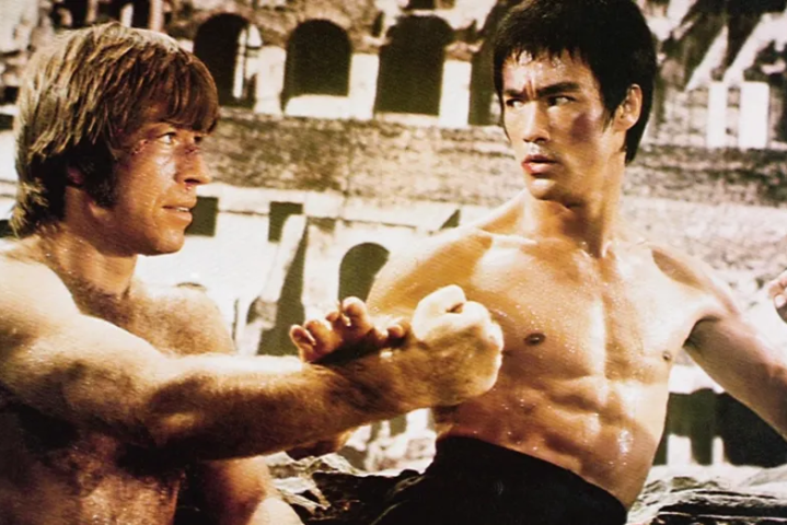 Sem qualquer conhecimento de administração, Norris viu suas academias caminharem para a falência e um de seus alunos lhe sugeriu o cinema. Steven Mcqueen, célebre ator dos anos 70, disse que o caminho das telonas poderia ser o futuro do lutador. 