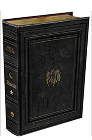 O livro é um romance epistolar, pois é contado em forma de cartas, relatos do noticiário e registros de bordo. O autor nunca aparece. Os personagens e os fatos é que falam por si.  O Conde Drácula tem tamanha força na literatura que inspirou obras no cinema, a exemplo do filme de Coppola, e no teatro. 