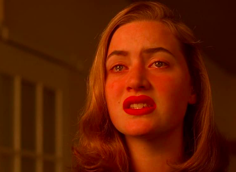 O filme, que conta a história de duas amigas em busca de vingança depois de serem separadas pelos pais, foi um sucesso de crítica já na época do lançamento, tendo conquistado inclusive uma indicação ao Oscar de Melhor Roteiro Original.