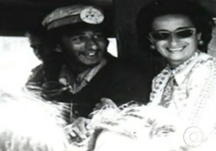 Aliviadas, as famílias reencontraram seus parentes, que, para muitos, já tinham sido dados como mortos. Na foto, Gustavo Zerbino, após ser resgatado, reencontra a mãe