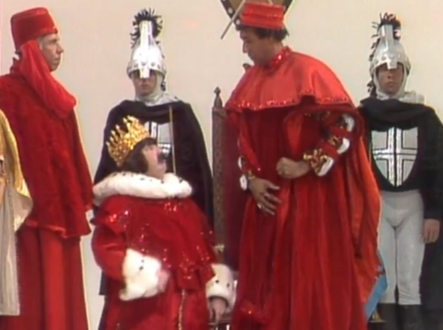 Muitas gargalhadas também com o Reizinho, que tinha o bordão Sois Rei? Sois Rei?. Seus personagens também eternizaram outros bordões como É o meu jeitinho; Não quero meu nome em bocas de Matildes, Cala a boca, Batista e Me Devolve pro Tubo.