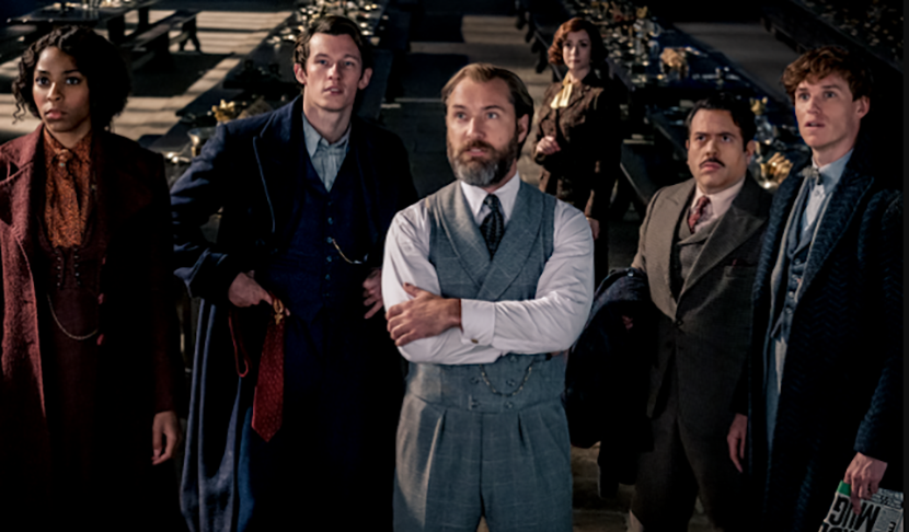 Spin-off é o nome popularmente dado a uma obra que deriva de outra. Por exemplo: a saga Animais Fantásticos é um spin-off da saga Harry Potter. Geralmente, você pode se debruçar na obra derivada sem ter visto/lido a primeira. Com Casa do Dragão não é diferente. 