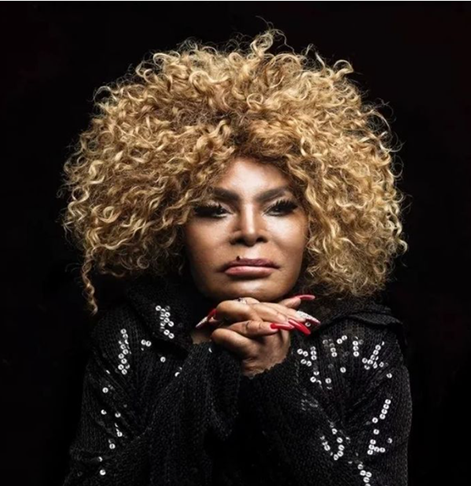 Em 2000, foi premiada como Melhor Cantora do Milênio pela BBC em Londres, quando se apresentou num concerto com Gal Costa, Chico Buarque, Gilberto Gil, Caetano Veloso e Virgínia Rodrigues.