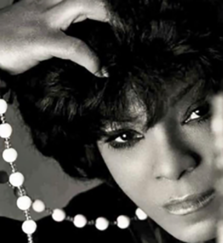 Quando ficou viúva, Elza estava com 4 filhos e trabalhava como faxineira para sustentá-los. 