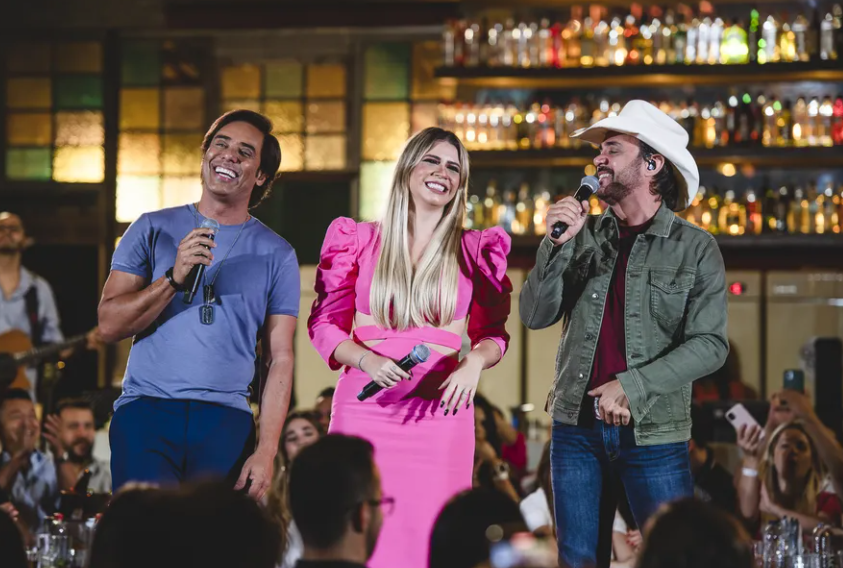 A última gravação da cantora foi com a dupla sertaneja Guilherme & Santiago. Ela participou do DVD Perfume Novo, em 28/10, uma semana antes de morrer. 