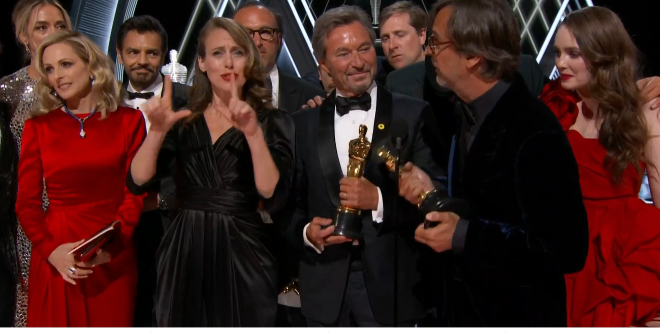 2022 : No Ritmo do Coração. Direção de Sian Heder. Com Emilia Jones, Marlee Matlin, Troy Kotsur e Daniel Durant, entre outros. 