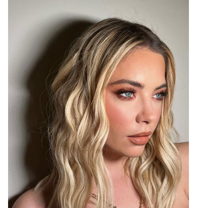 Ashley Benson - Atriz americana nascida em 18/12/1989. Começou a carreira aos 10 anos de idade. Também é modelo. 