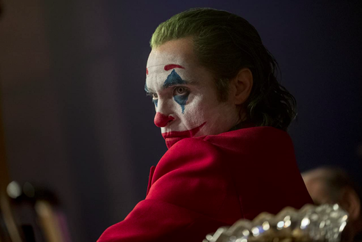Em 2019, Phoenix interpretou o icônico vilão Coringa no filme dirigido por Todd Phillips, uma atuação que se tornou um marco na sua carreira.