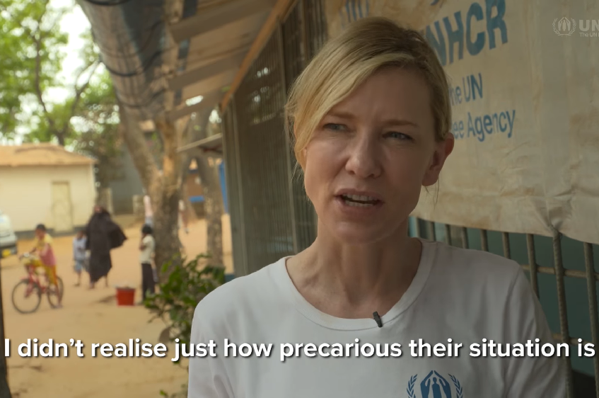 A atriz também já participou de manifestações em defesa do meio ambiente e realiza doações para organizações defensoras de causas sociais.