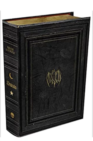 O livro é um romance epistolar, pois é contado em forma de cartas, relatos do noticiário e registros de bordo. O autor nunca aparece. Os personagens e os fatos é que falam por si.  O Conde Drácula tem tamanha força na literatura que inspirou diversas outras obras, inclusive no cinema e no teatro. 