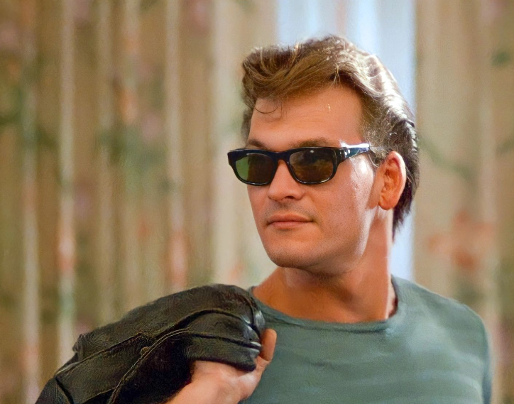 Durante meses, ele recorreu a tratamentos, mas houve metástase, atingindo também o fígado. Em 5 de janeiro de 2009, Swayze falou pela primeira na TV sobre a doença. Dez dias depois, foi internado. 