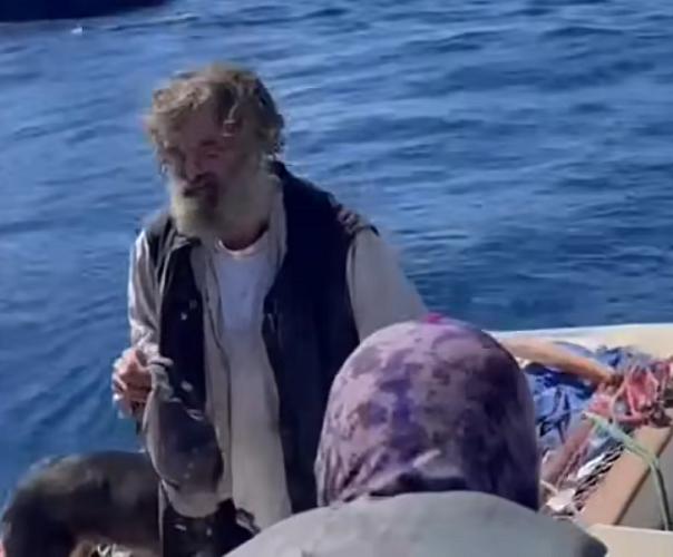 Shaddock foi resgatado por um helicóptero que acompanhava uma traineira de atum. Ele foi levado para um hospital no México, onde foi tratado da desidratação e exposição ao sol.