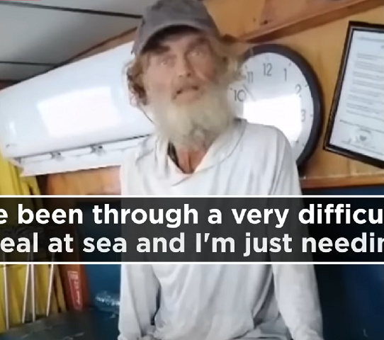 O australiano contou que usou o sol para destilar água do mar. Além disso, tentou manter a calma diante de uma situação tão desesperadora, visto que sua única chance era agir com equilíbrio emocional. 