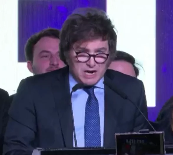 O presidente argentino não se profissionalizou nos gramados, mas já se envolveu em polêmicas futebolísticas.