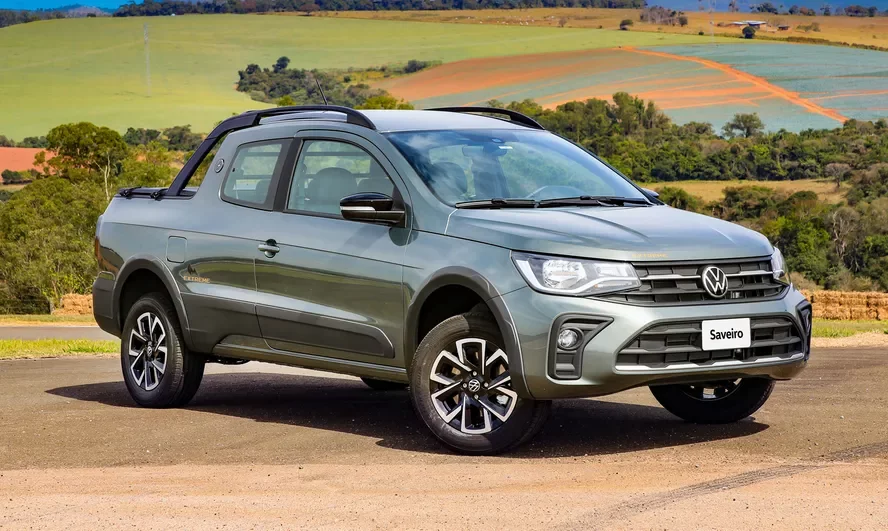12º - Volkswagen Saveiro: 56.987 (unidades vendidas) - Todas as versões da picape trazem sob o capô o motor 1.6 MSI 16v flex de 106/116 cv de potência (gasolina/etanol) e 151/158 Nm (g/e) de torque.